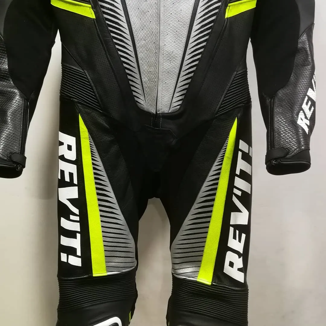 Handcrafted motorcycle leather racing suit from the Sazy workshop