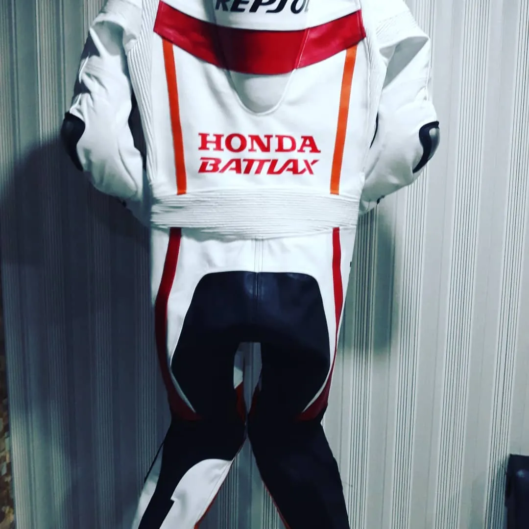 Handcrafted motorcycle leather racing suit from the Sazy workshop