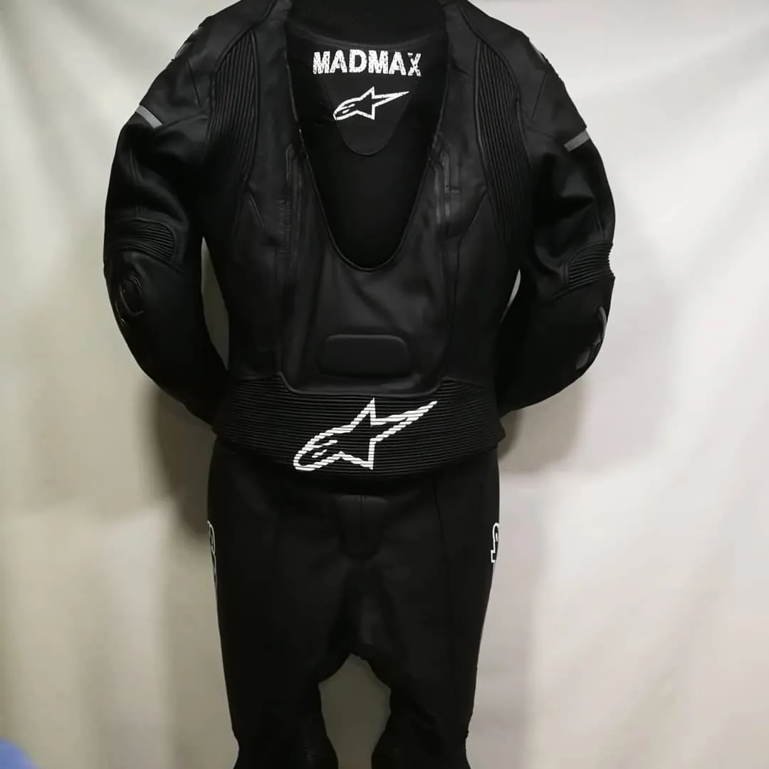 Handcrafted motorcycle leather racing suit from the Sazy workshop