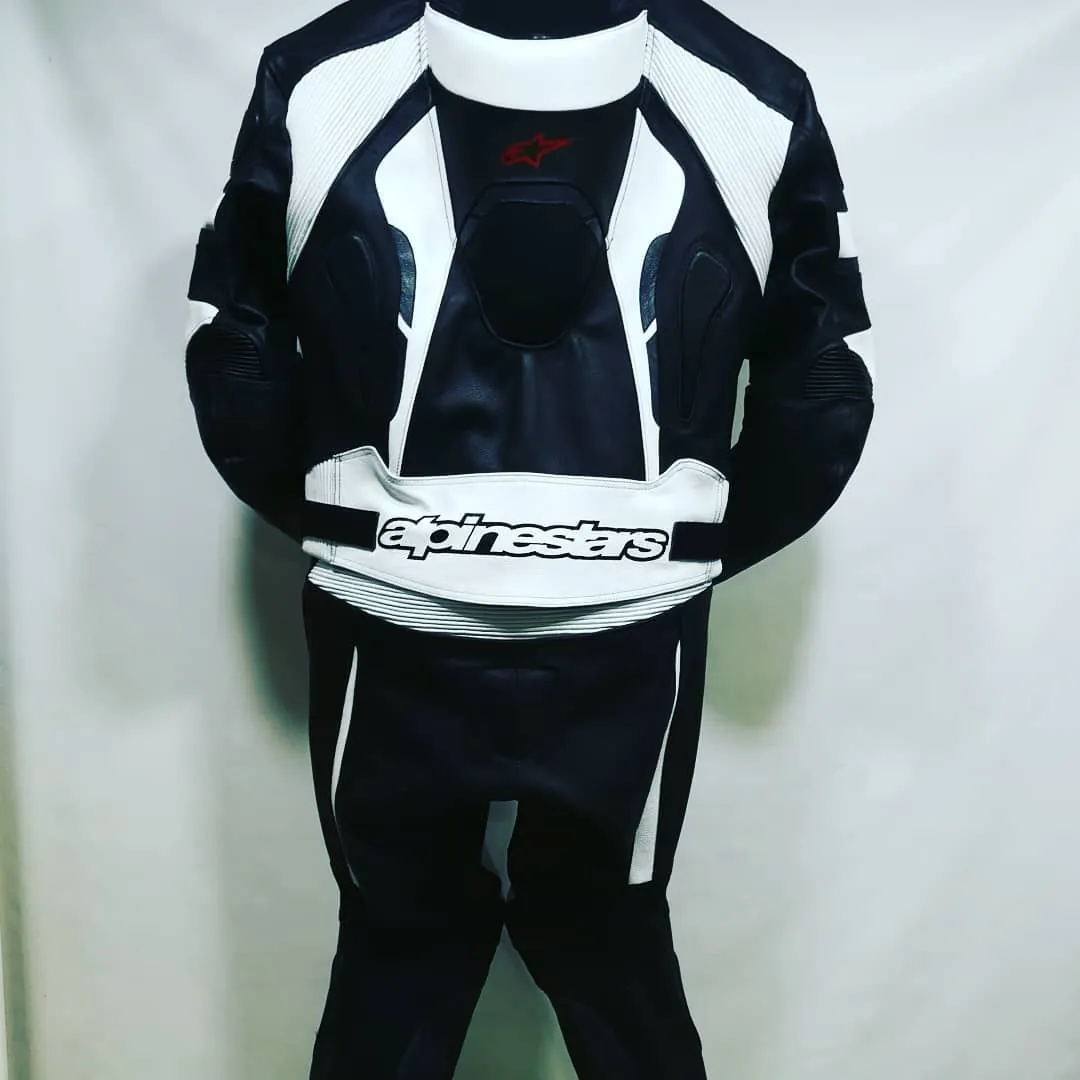 Handcrafted motorcycle leather racing suit from the Sazy workshop