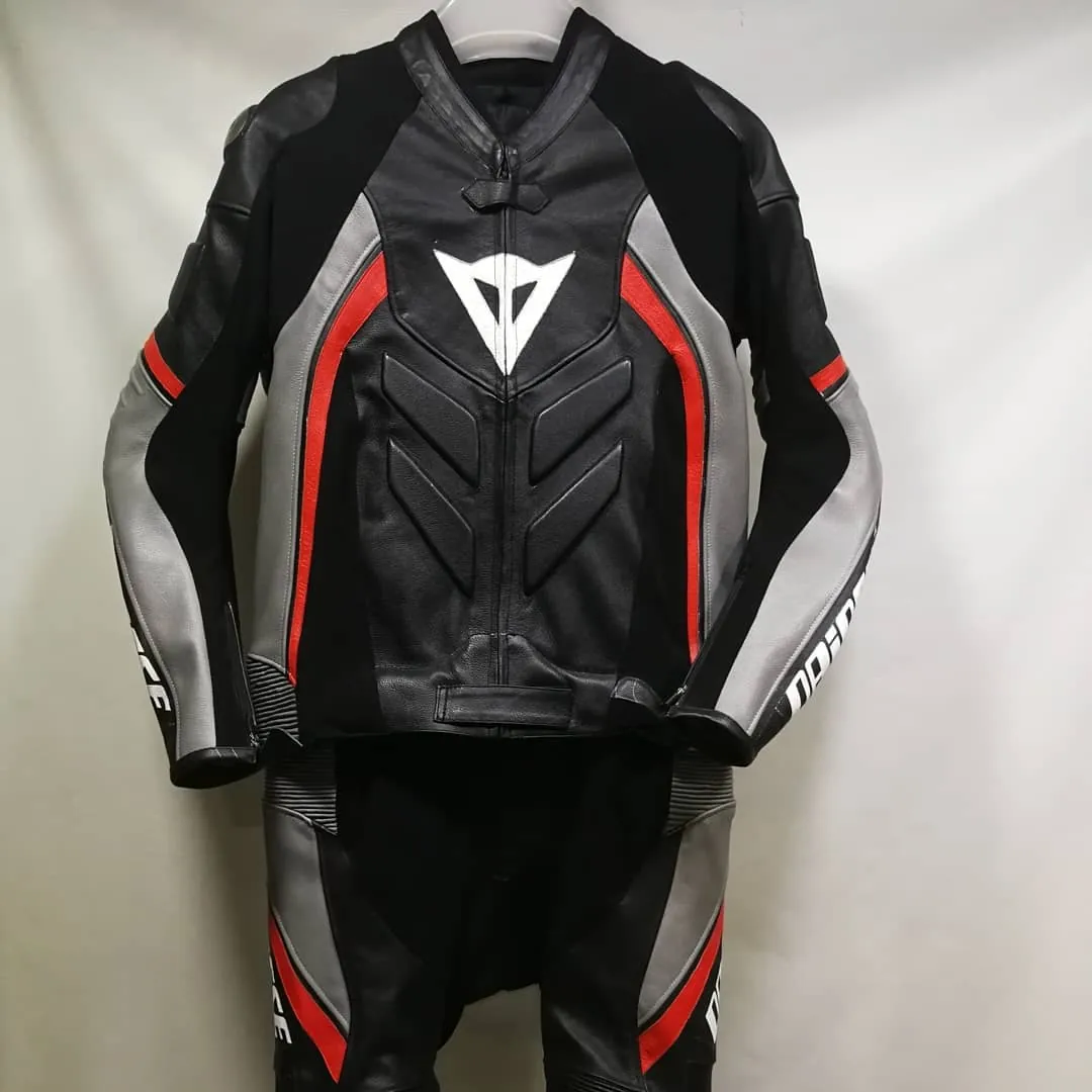 Handcrafted motorcycle leather racing suit from the Sazy workshop