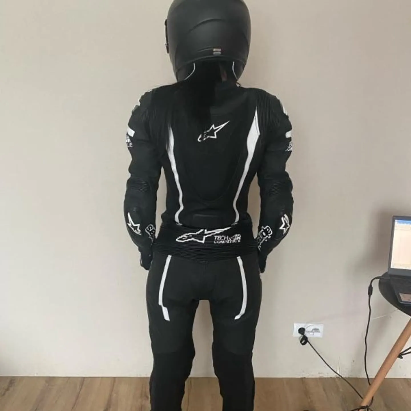 Handcrafted motorcycle leather racing suit from the Sazy workshop