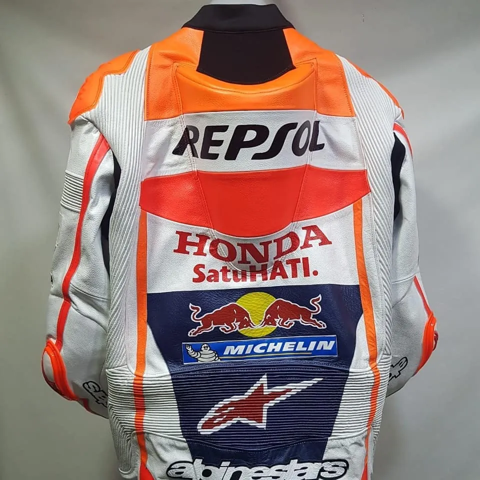 Handcrafted motorcycle leather racing suit from the Sazy workshop