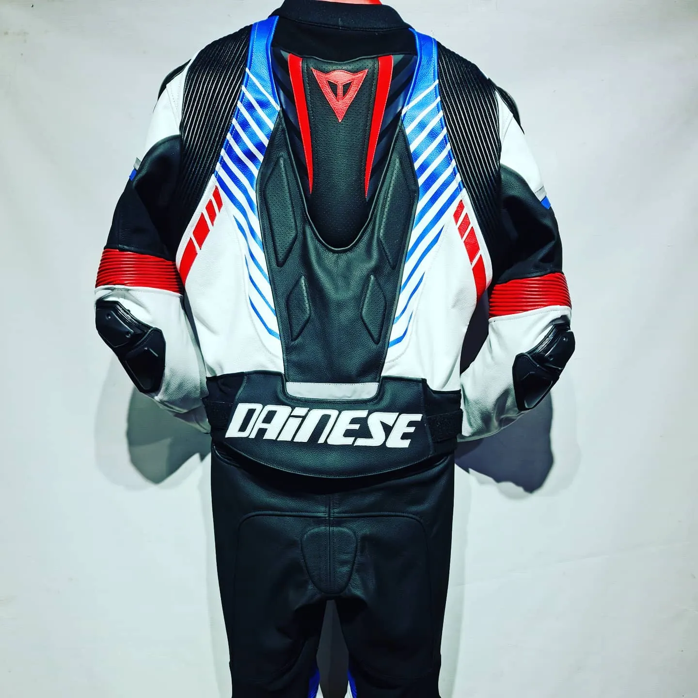 Handcrafted motorcycle leather racing suit from the Sazy workshop