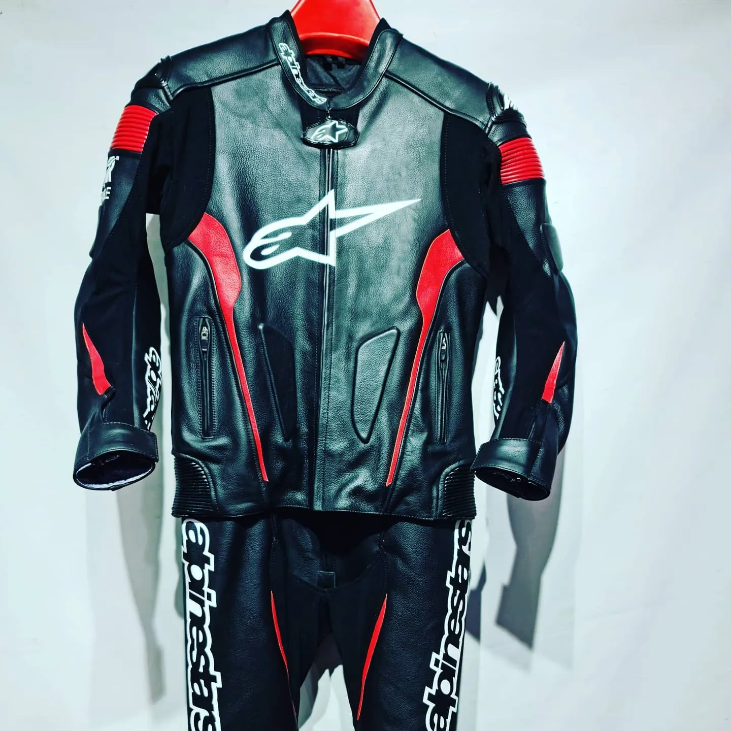 Handcrafted motorcycle leather racing suit from the Sazy workshop