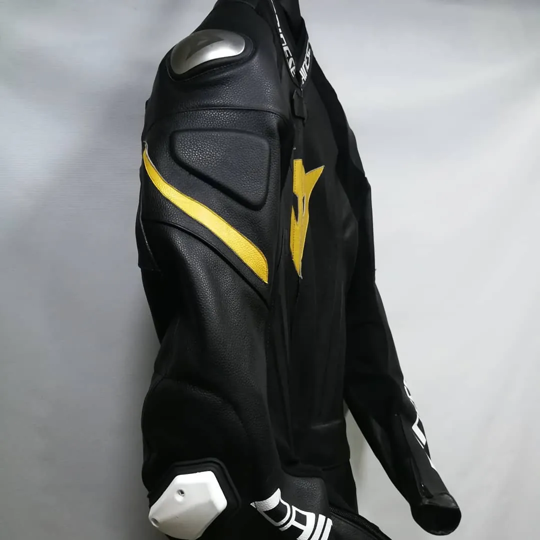 Handcrafted motorcycle leather racing suit from the Sazy workshop