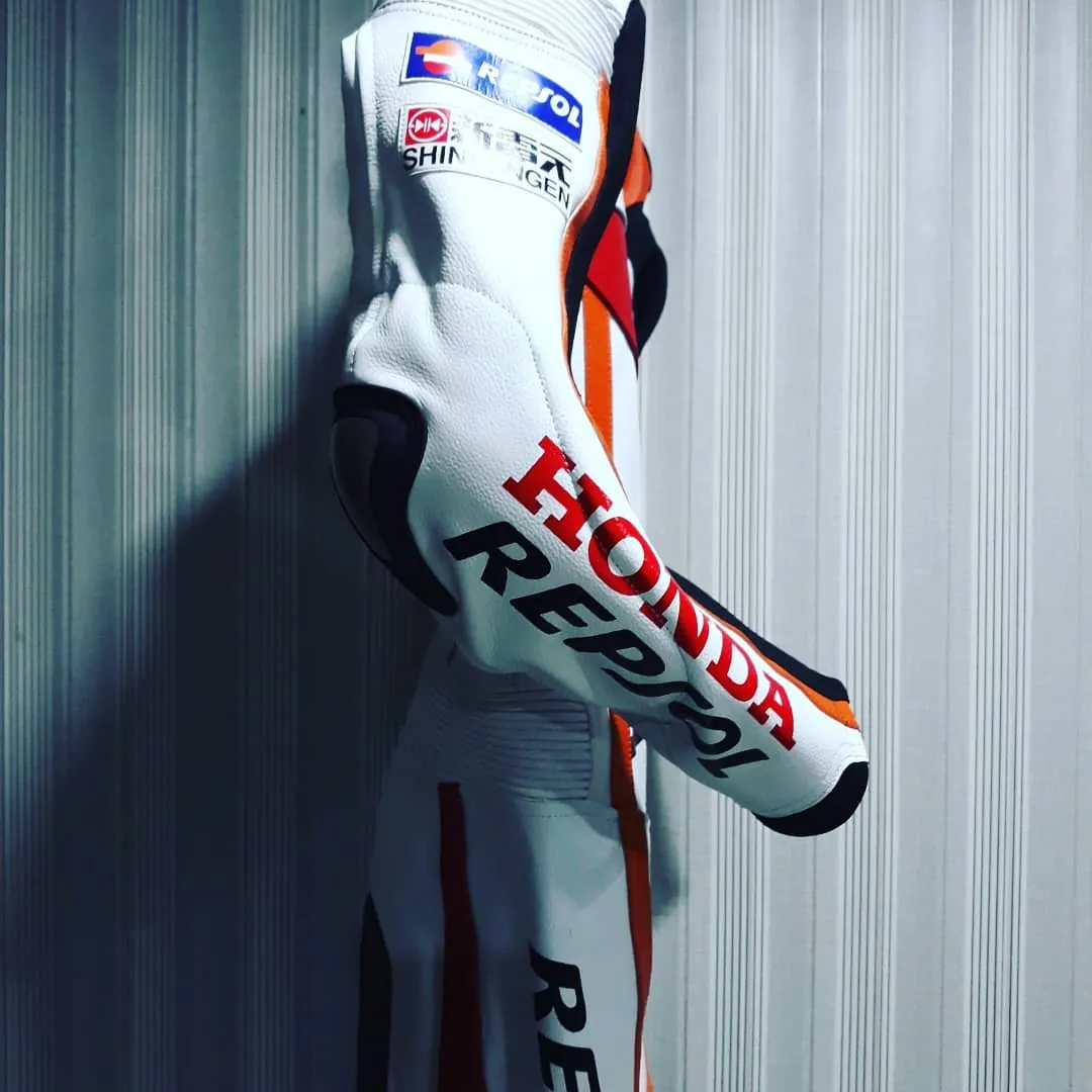 Handcrafted motorcycle leather racing suit from the Sazy workshop