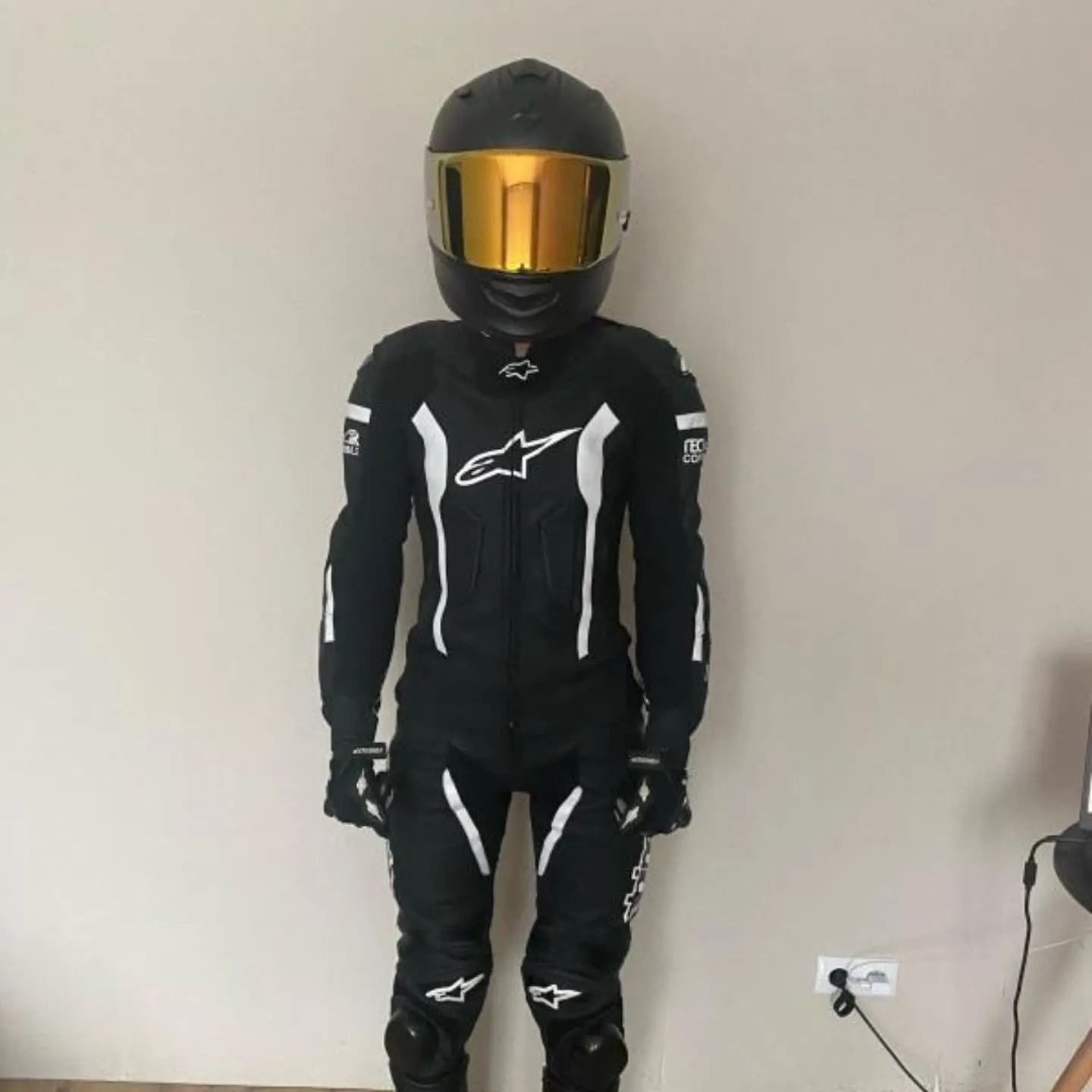 Handcrafted motorcycle leather racing suit from the Sazy workshop