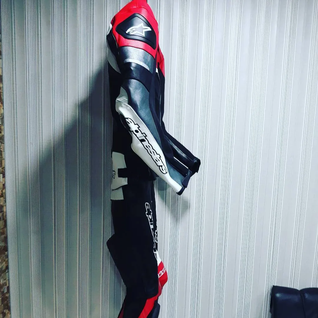 Handcrafted motorcycle leather racing suit from the Sazy workshop