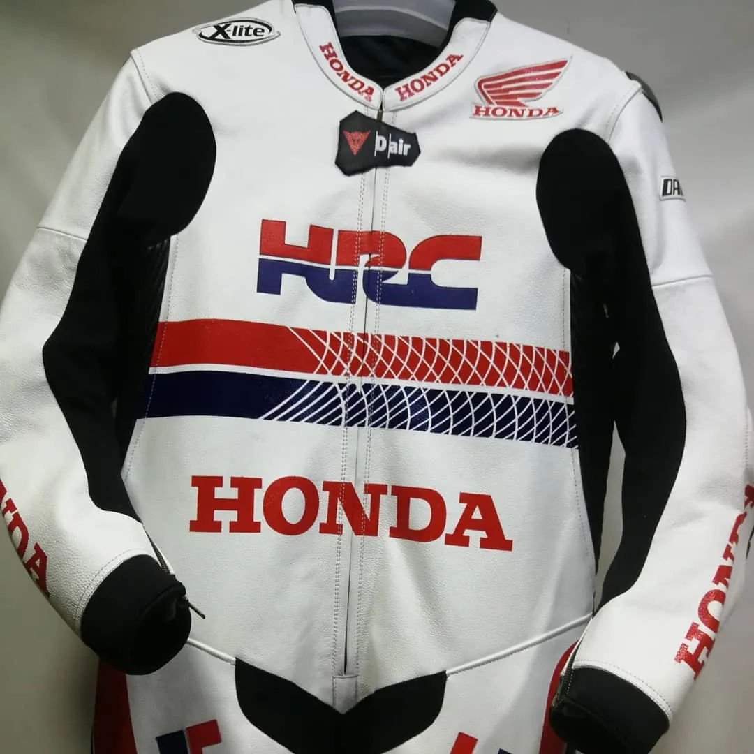 Handcrafted motorcycle leather racing suit from the Sazy workshop