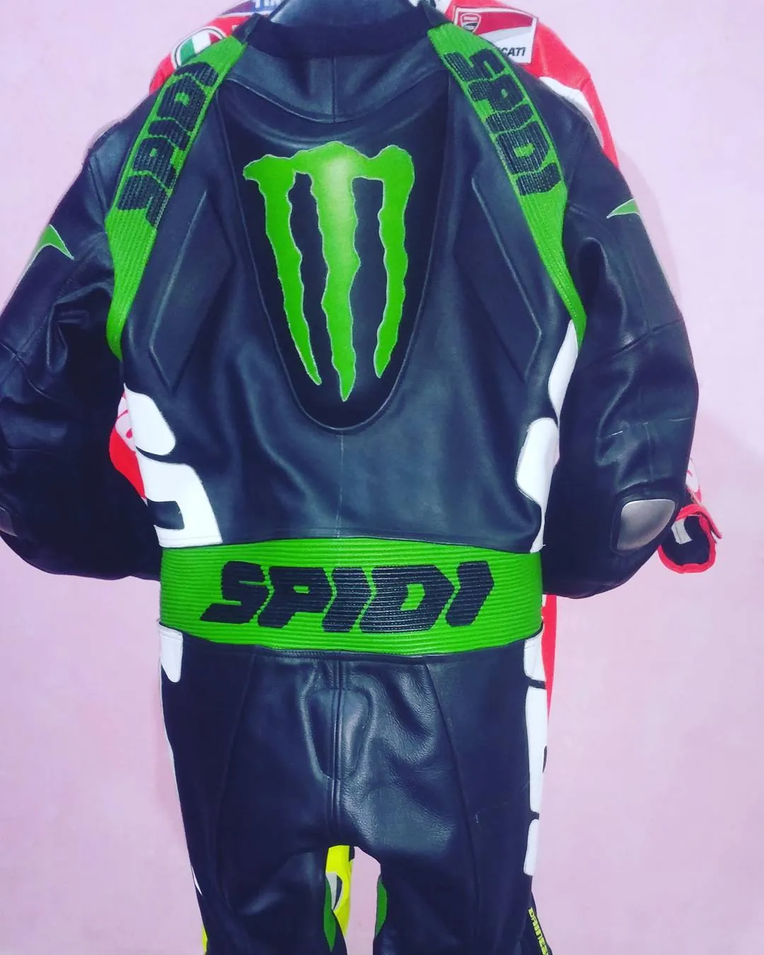 Handcrafted motorcycle leather racing suit from the Sazy workshop