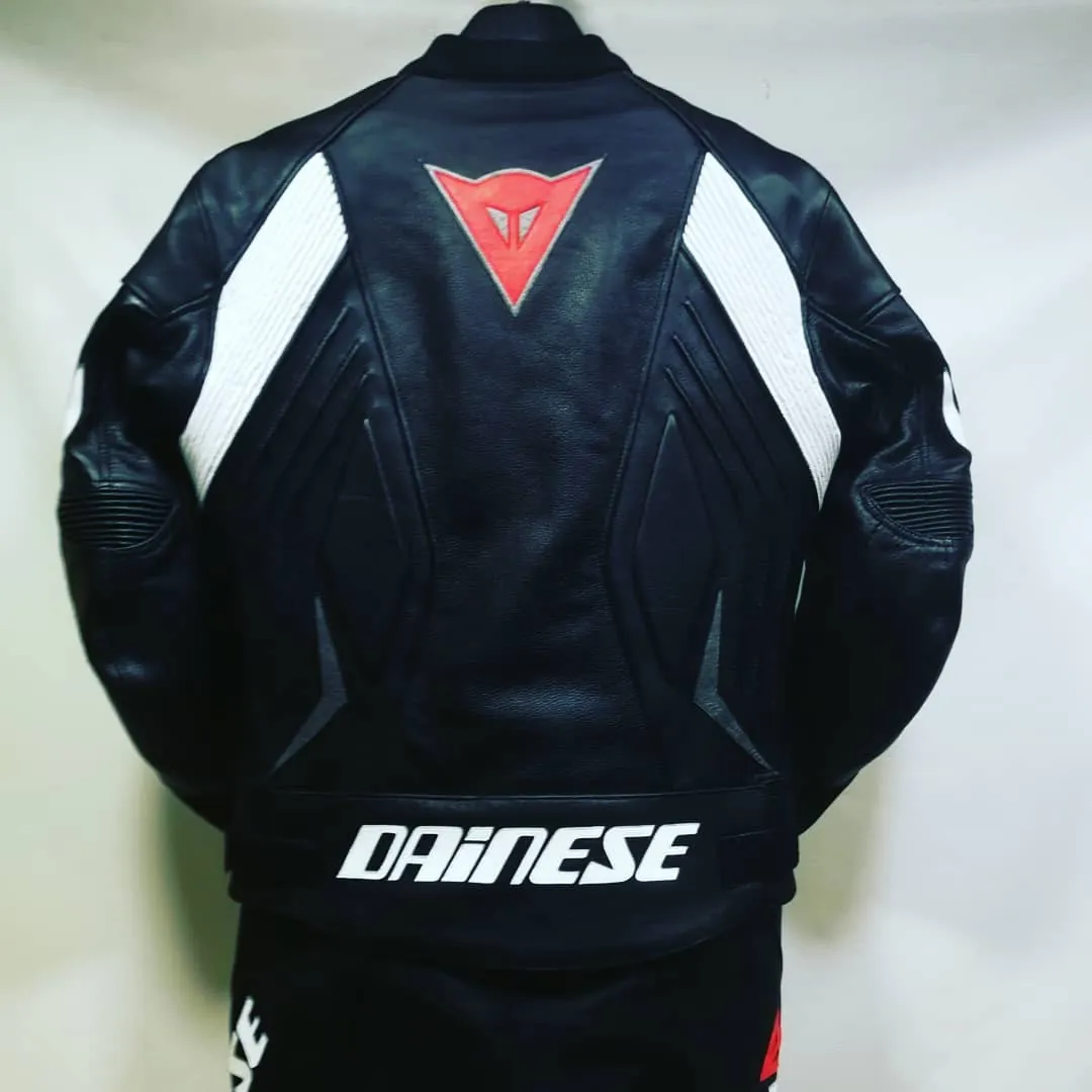 Handcrafted motorcycle leather racing suit from the Sazy workshop
