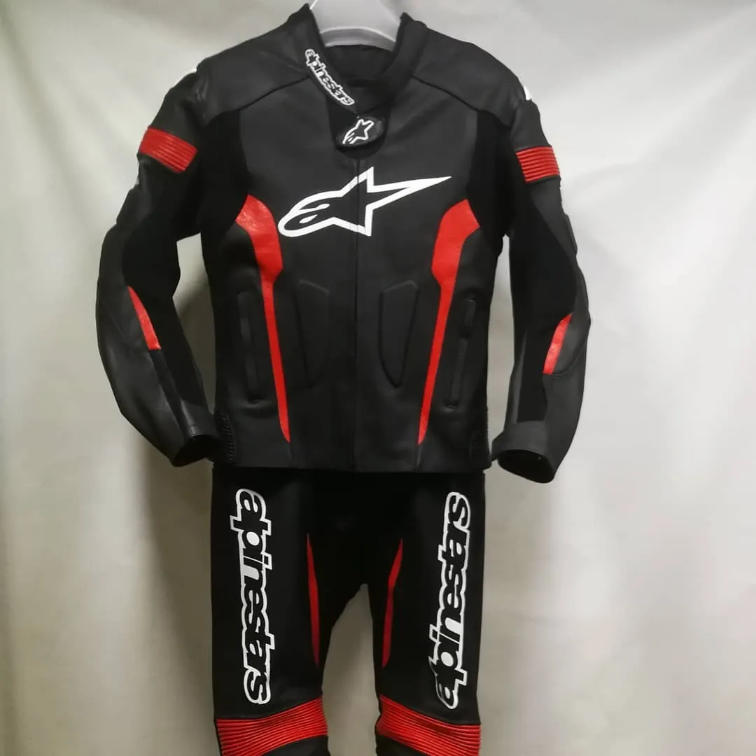 Handcrafted motorcycle leather racing suit from the Sazy workshop