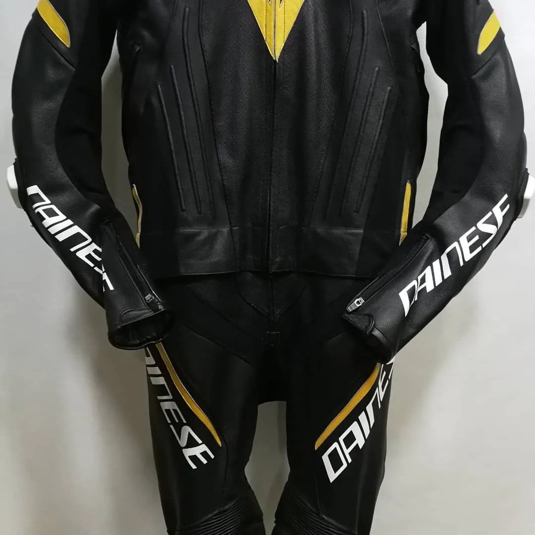 Handcrafted motorcycle leather racing suit from the Sazy workshop