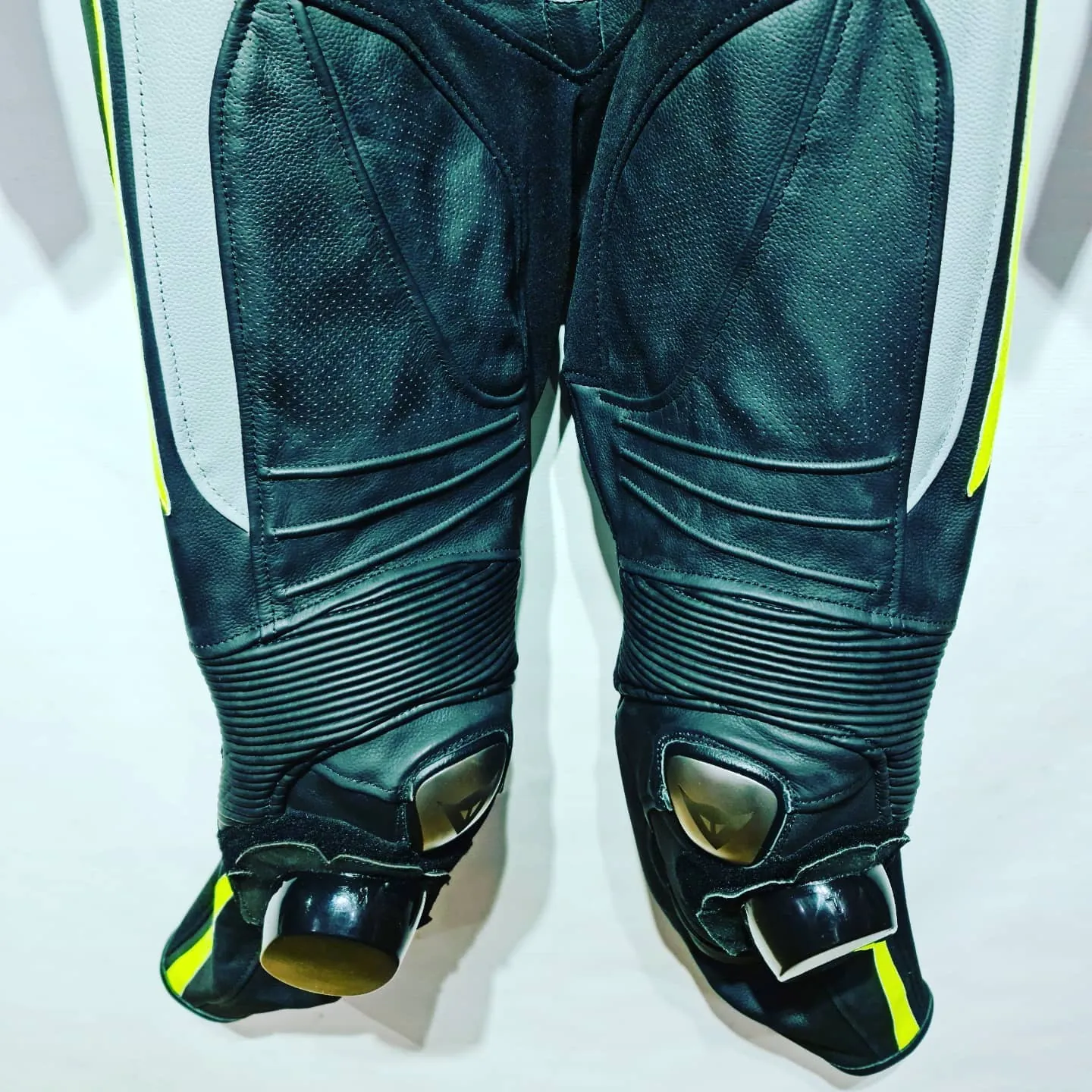 Handcrafted motorcycle leather racing suit from the Sazy workshop