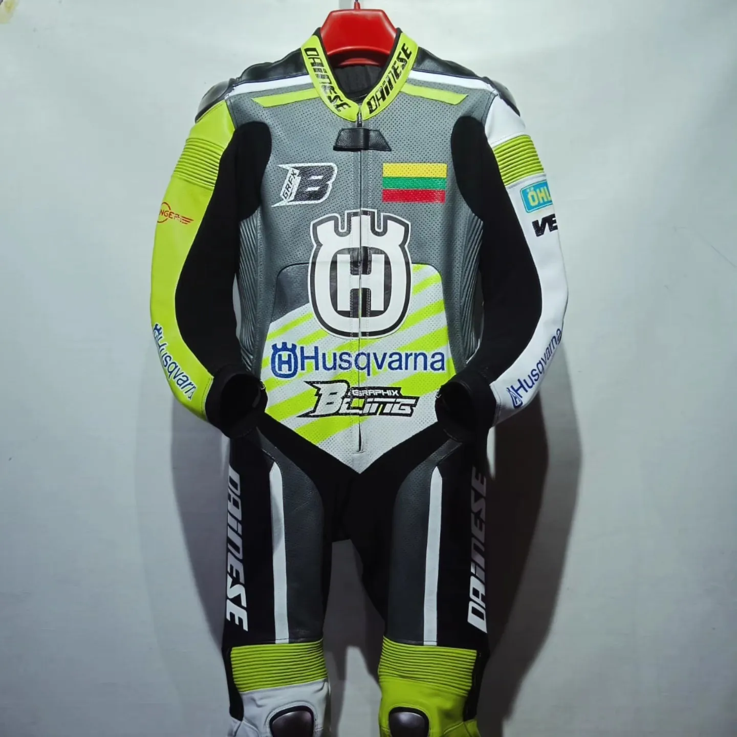 Handcrafted motorcycle leather racing suit from the Sazy workshop