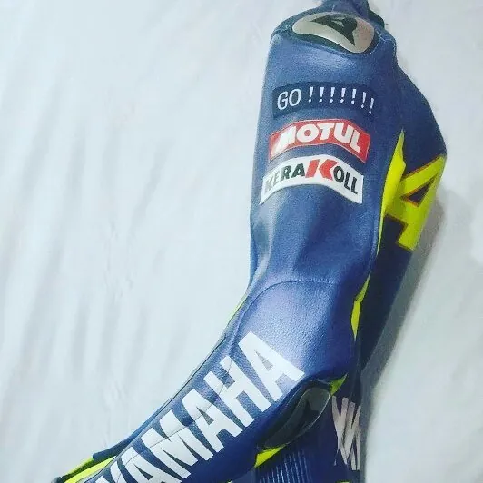 Handcrafted motorcycle leather racing suit from the Sazy workshop