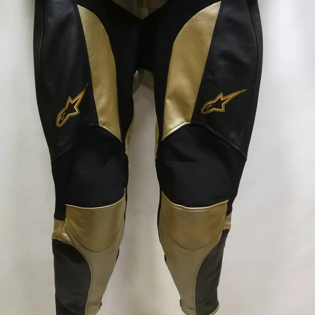 Handcrafted motorcycle leather racing suit from the Sazy workshop