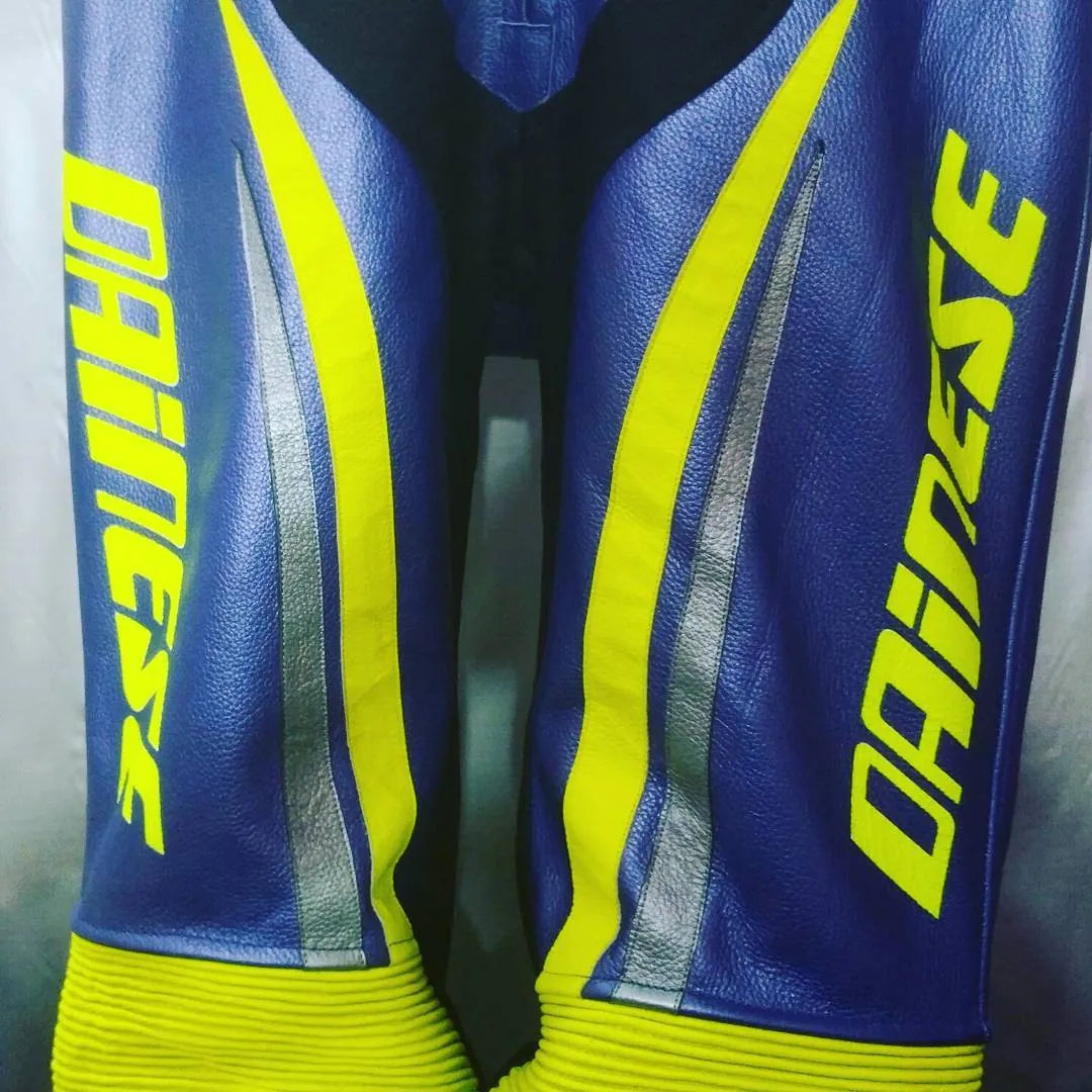 Handcrafted motorcycle leather racing suit from the Sazy workshop