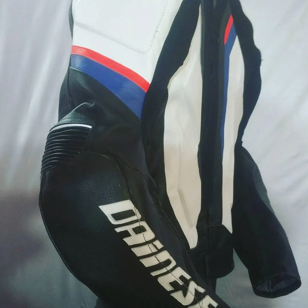 Handcrafted motorcycle leather racing suit from the Sazy workshop