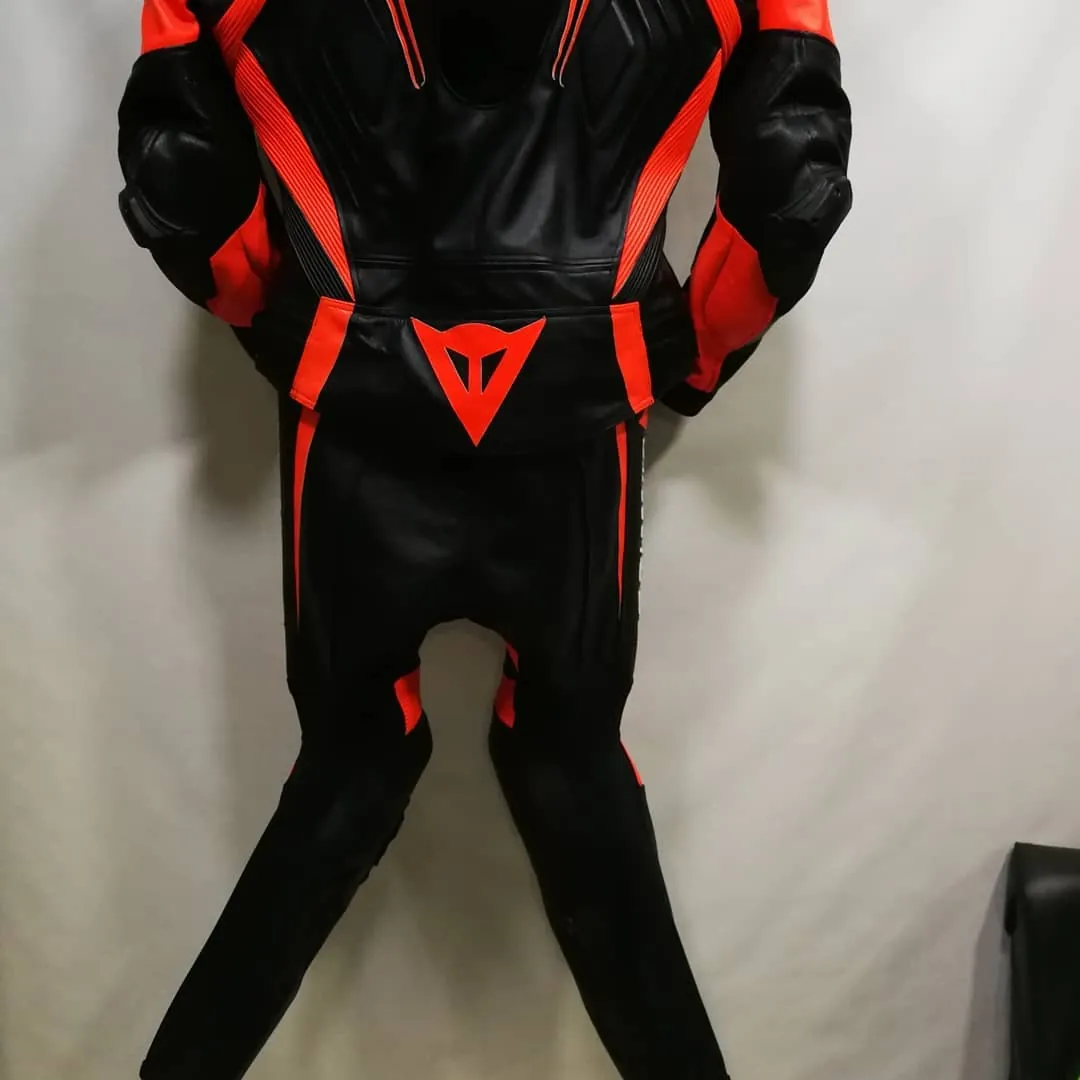 Handcrafted motorcycle leather racing suit from the Sazy workshop