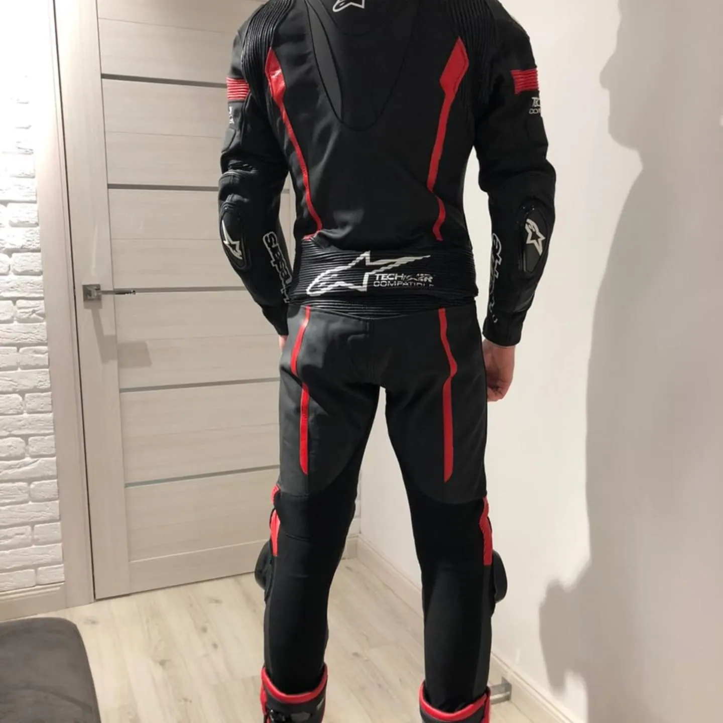 Handcrafted motorcycle leather racing suit from the Sazy workshop