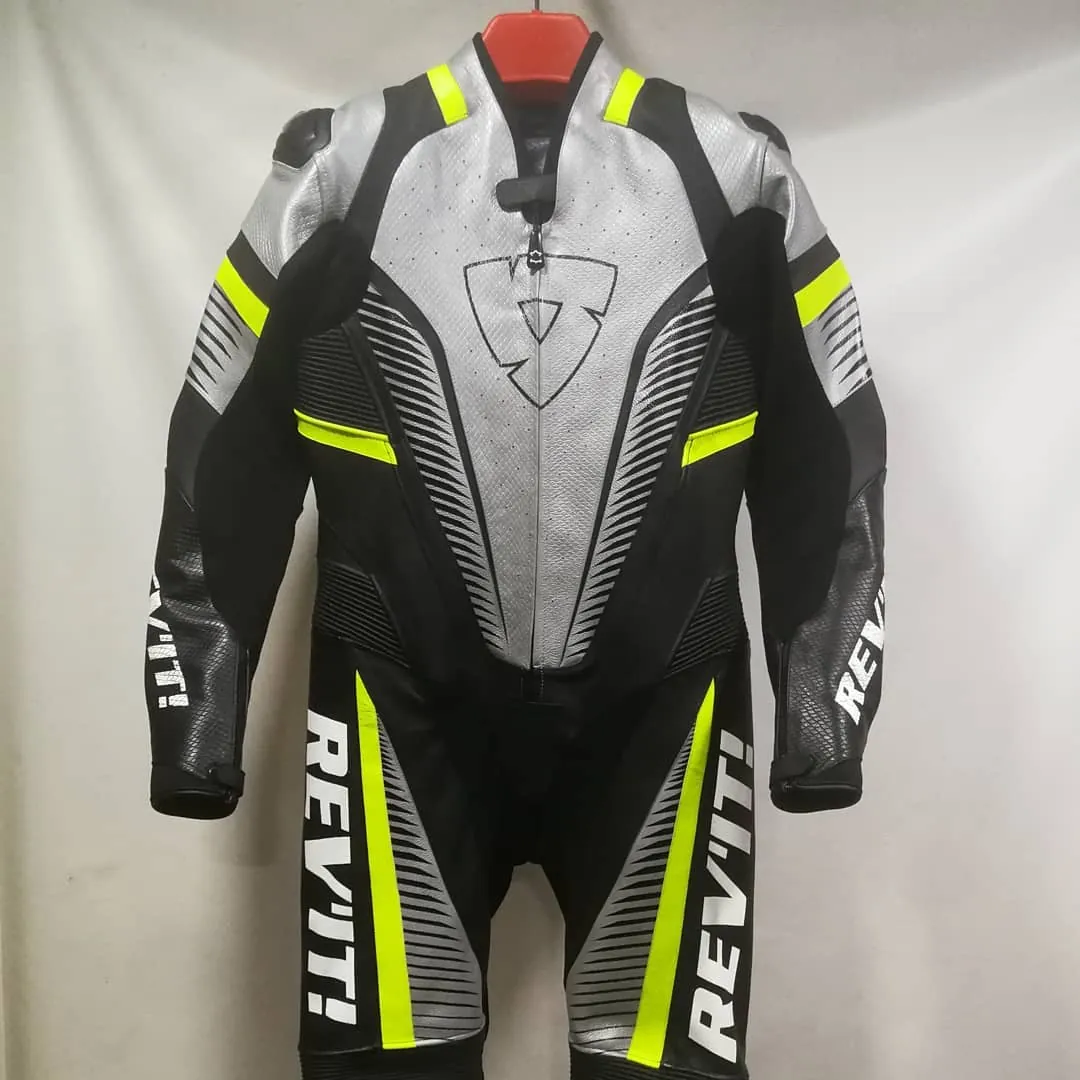 Handcrafted motorcycle leather racing suit from the Sazy workshop
