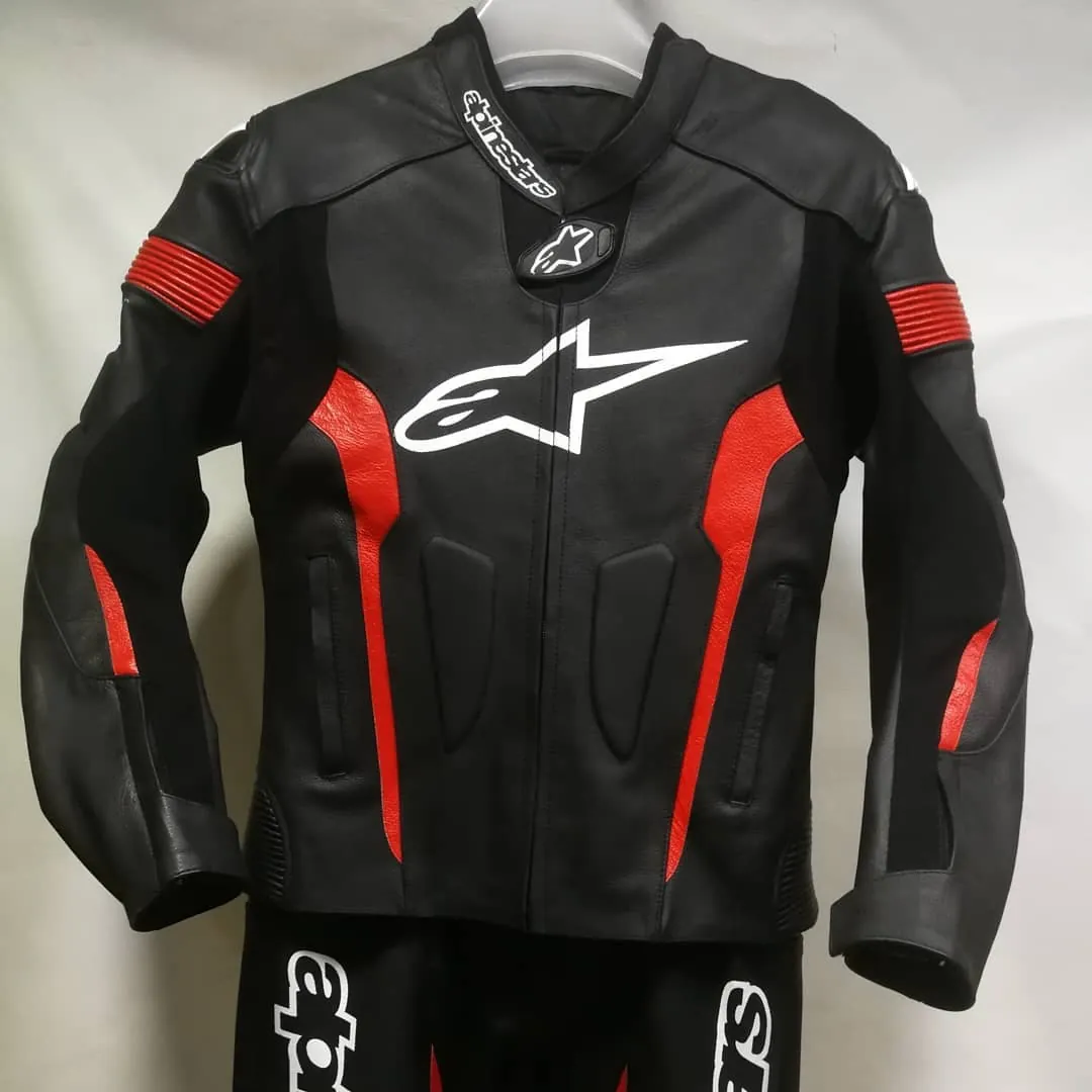Handcrafted motorcycle leather racing suit from the Sazy workshop