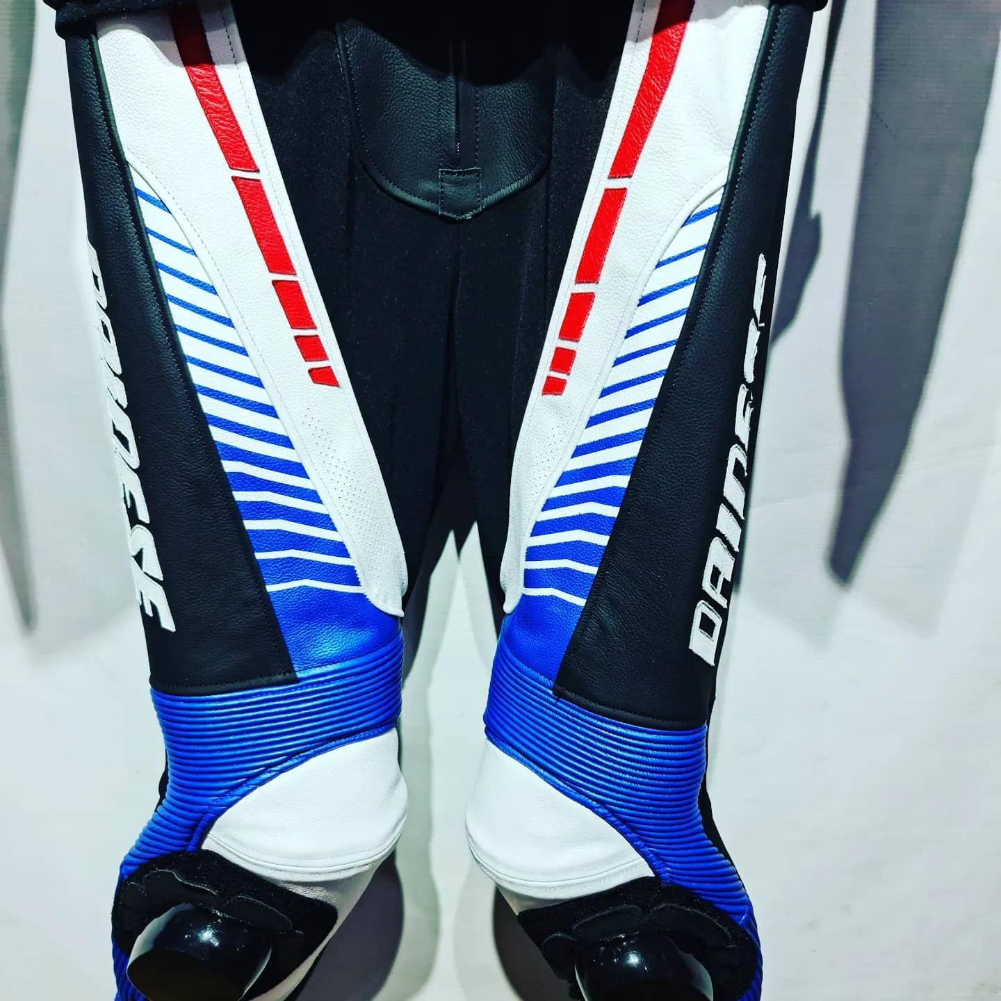 Handcrafted motorcycle leather racing suit from the Sazy workshop