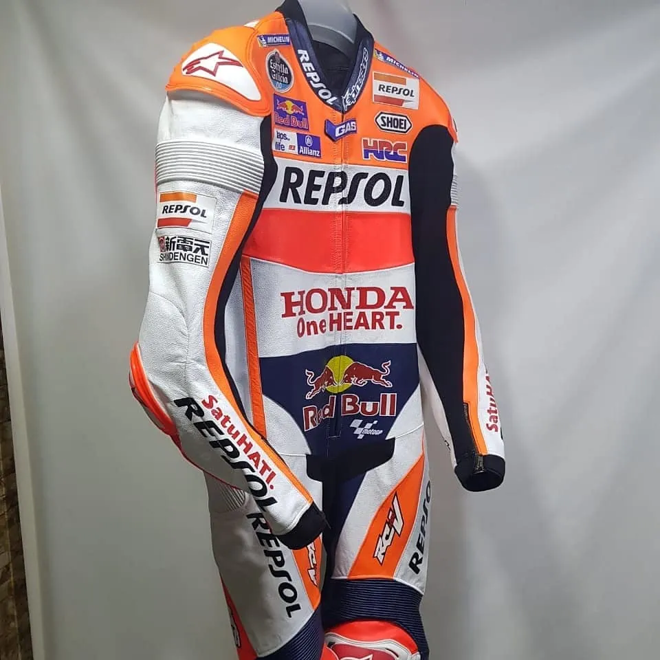 Handcrafted motorcycle leather racing suit from the Sazy workshop