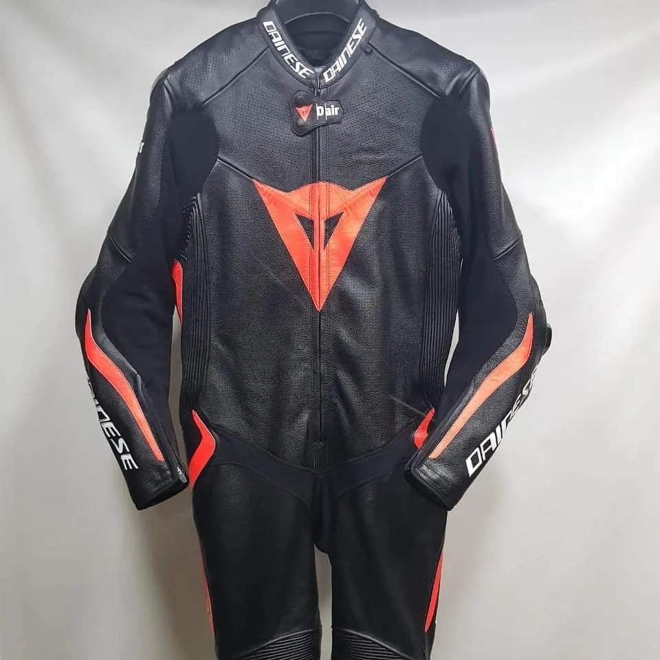 Handcrafted motorcycle leather racing suit from the Sazy workshop