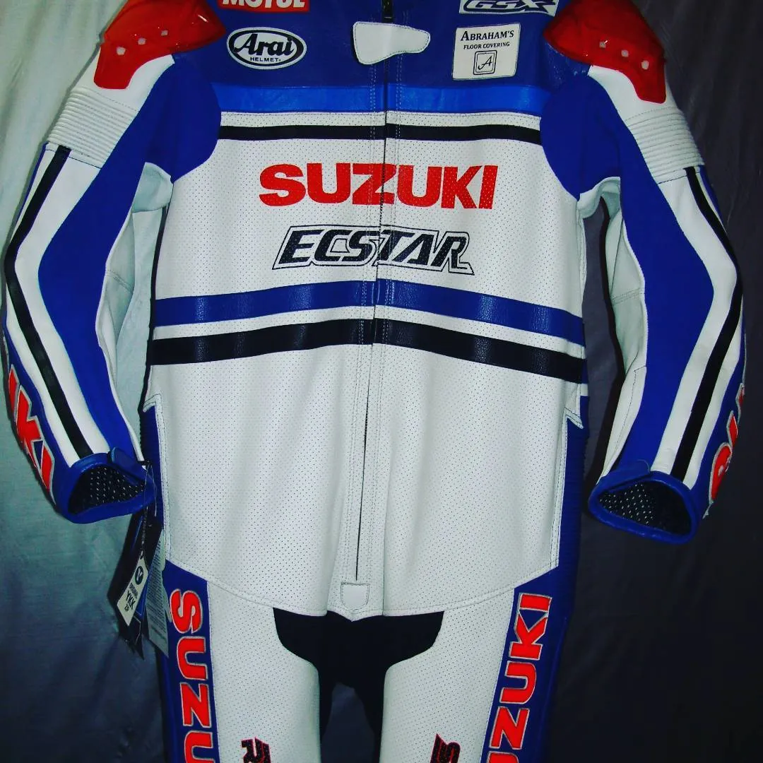 Handcrafted motorcycle leather racing suit from the Sazy workshop