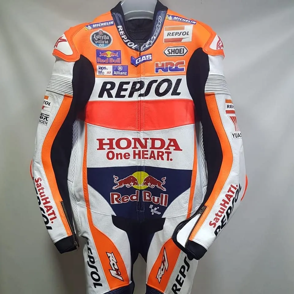 Handcrafted motorcycle leather racing suit from the Sazy workshop