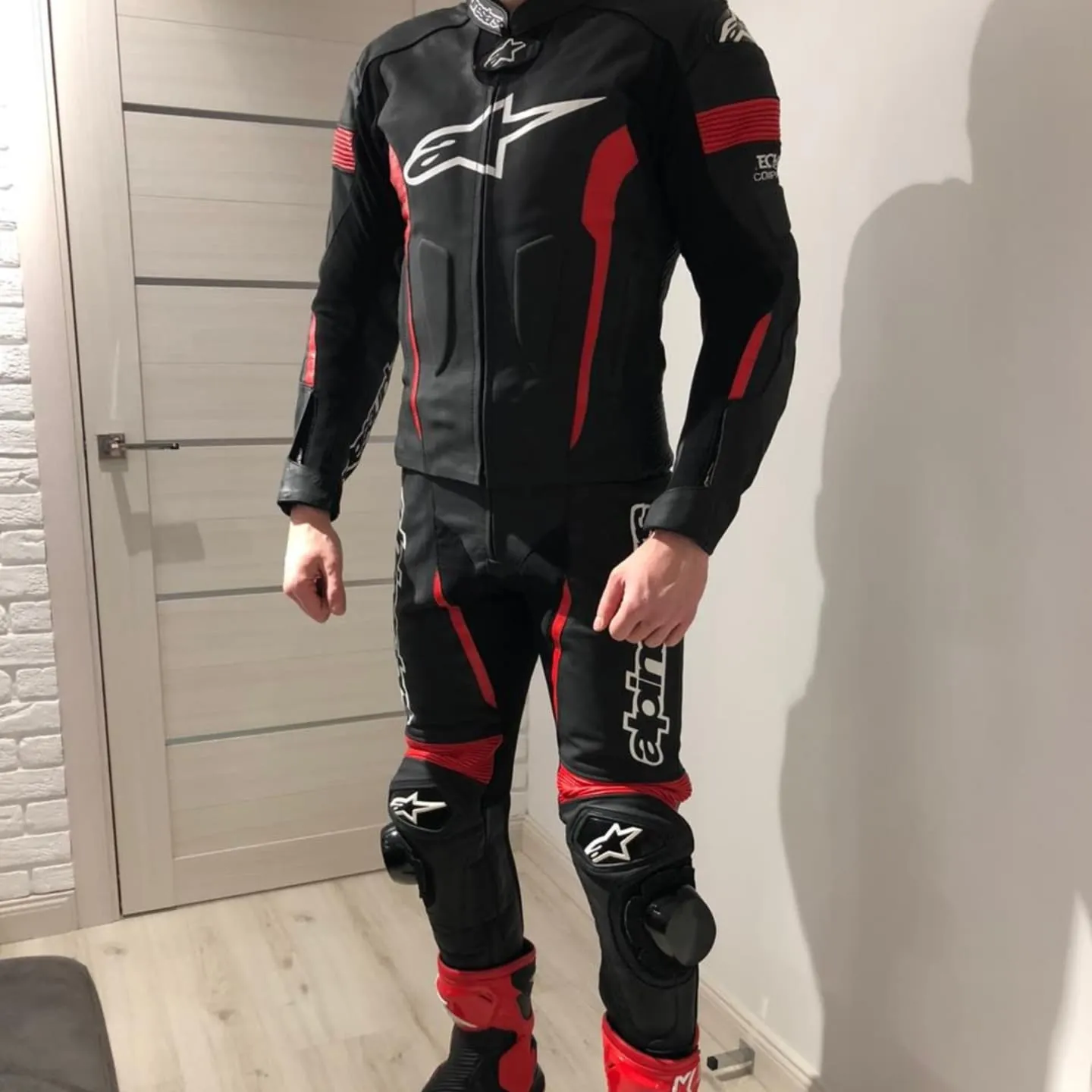 Handcrafted motorcycle leather racing suit from the Sazy workshop