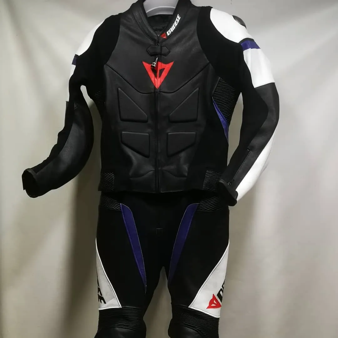 Handcrafted motorcycle leather racing suit from the Sazy workshop