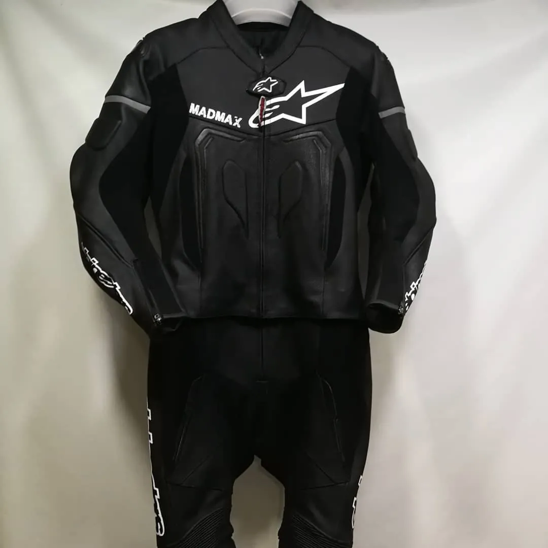 Handcrafted motorcycle leather racing suit from the Sazy workshop