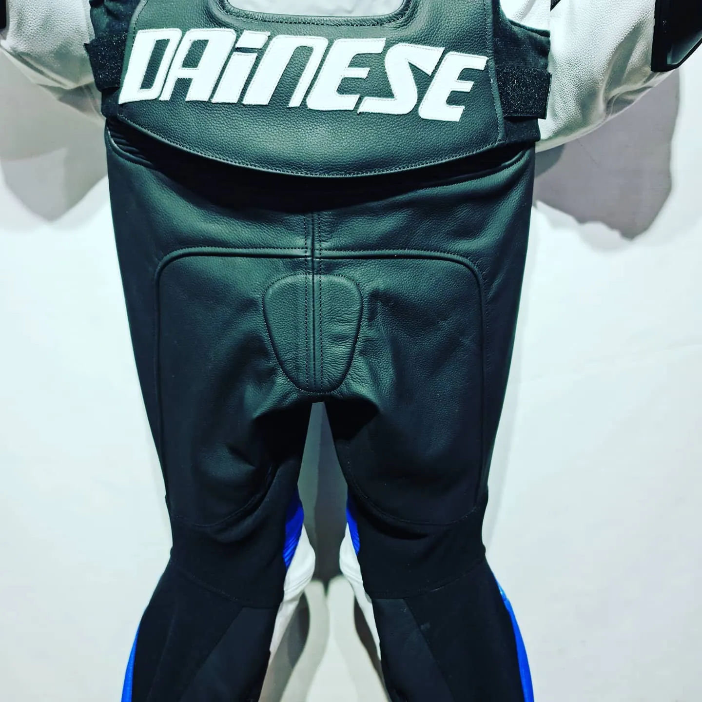 Handcrafted motorcycle leather racing suit from the Sazy workshop