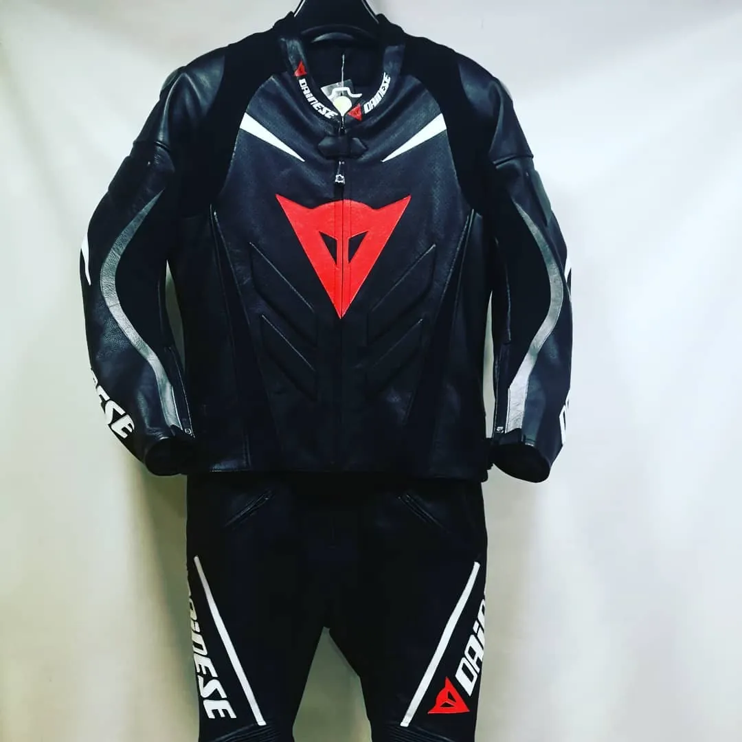 Handcrafted motorcycle leather racing suit from the Sazy workshop