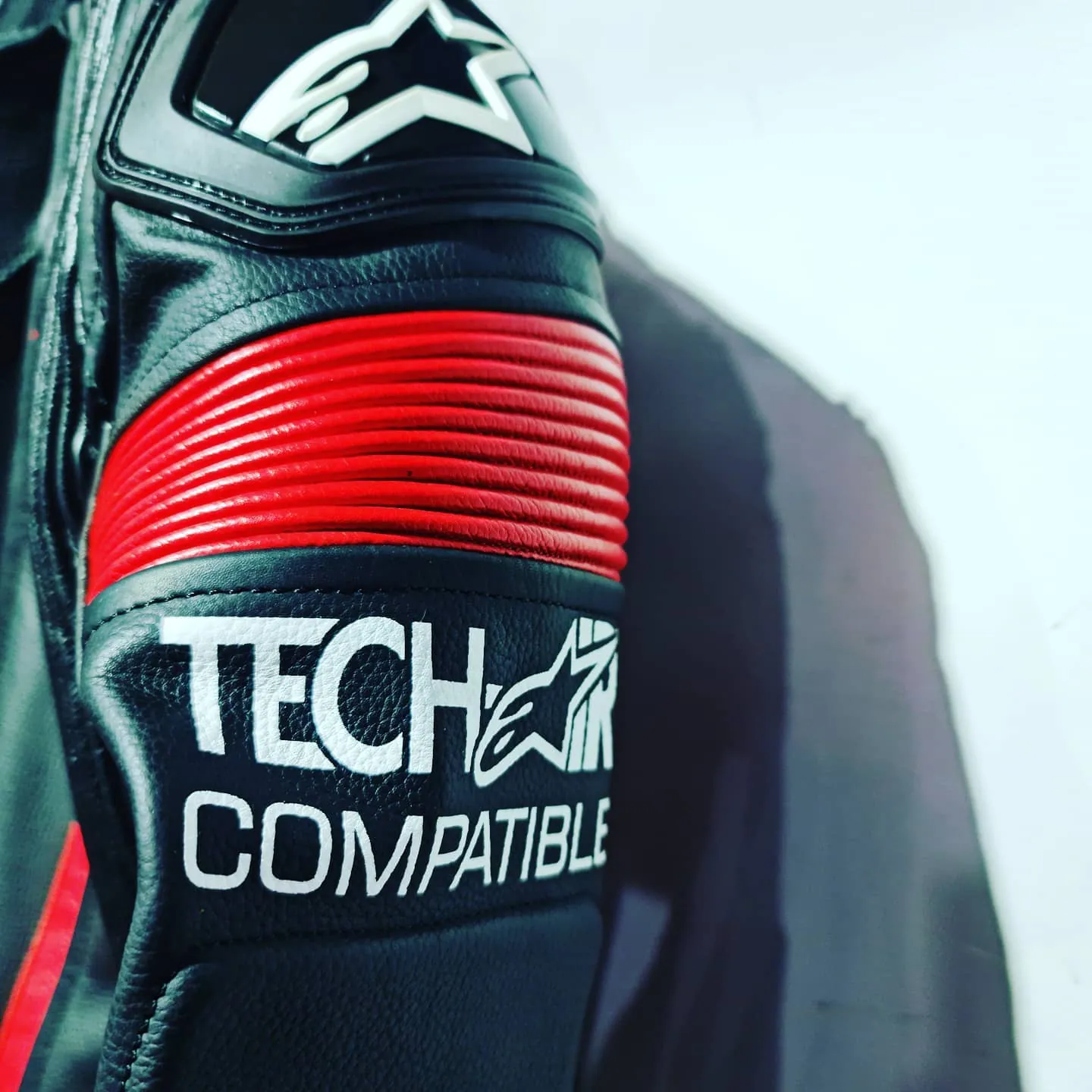 Handcrafted motorcycle leather racing suit from the Sazy workshop