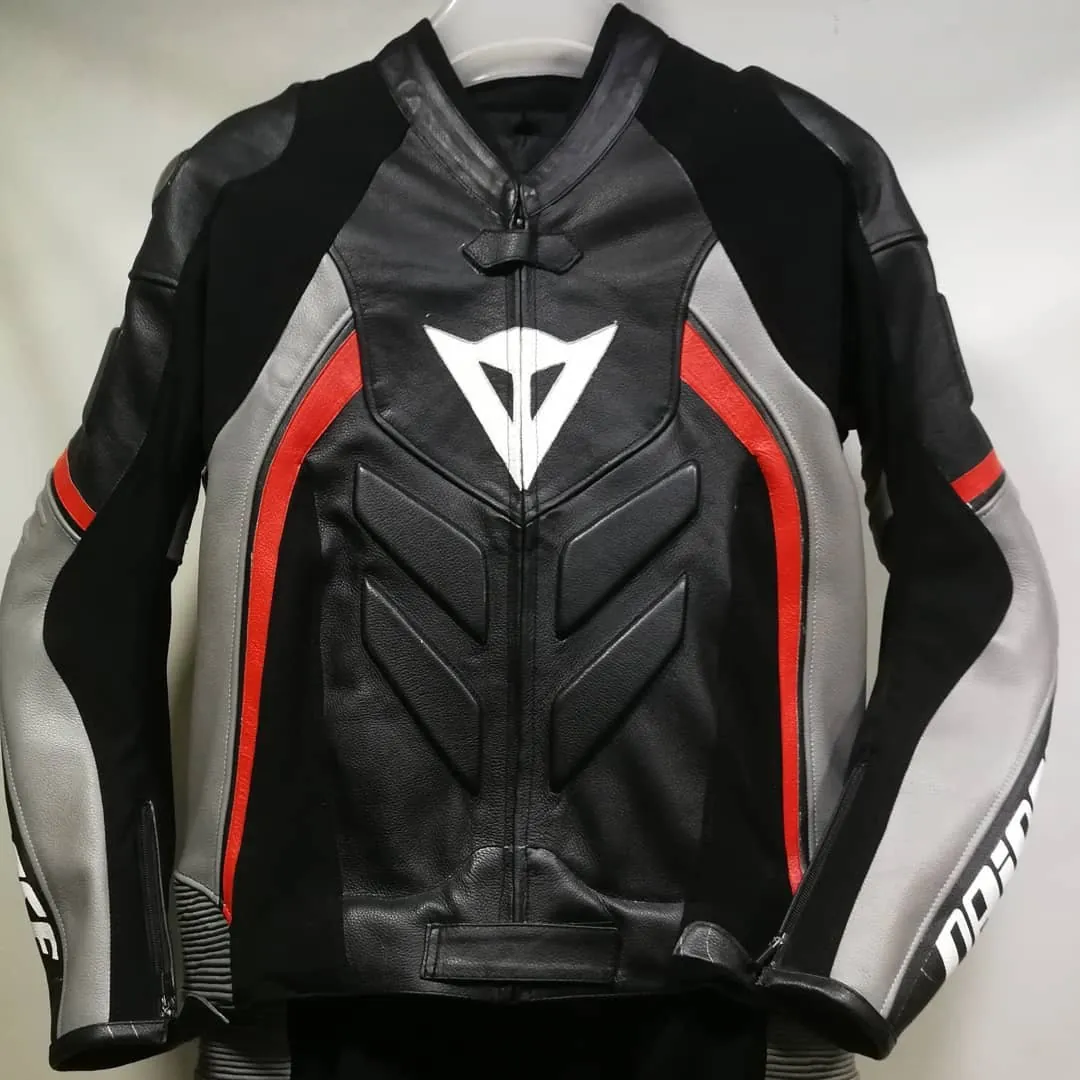 Handcrafted motorcycle leather racing suit from the Sazy workshop