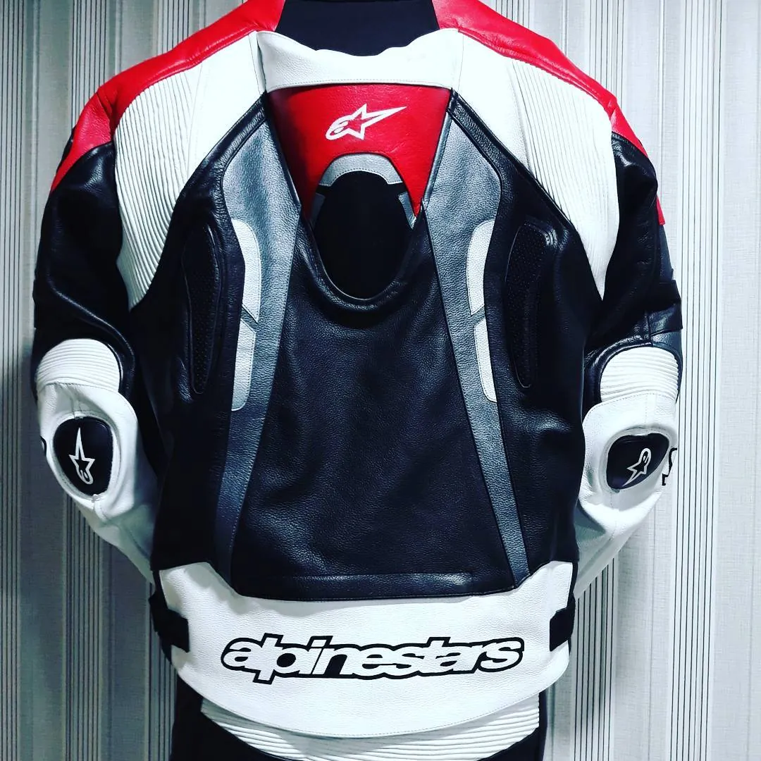 Handcrafted motorcycle leather racing suit from the Sazy workshop