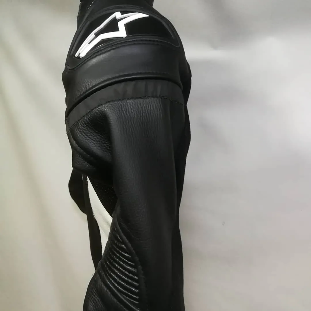Handcrafted motorcycle leather racing suit from the Sazy workshop