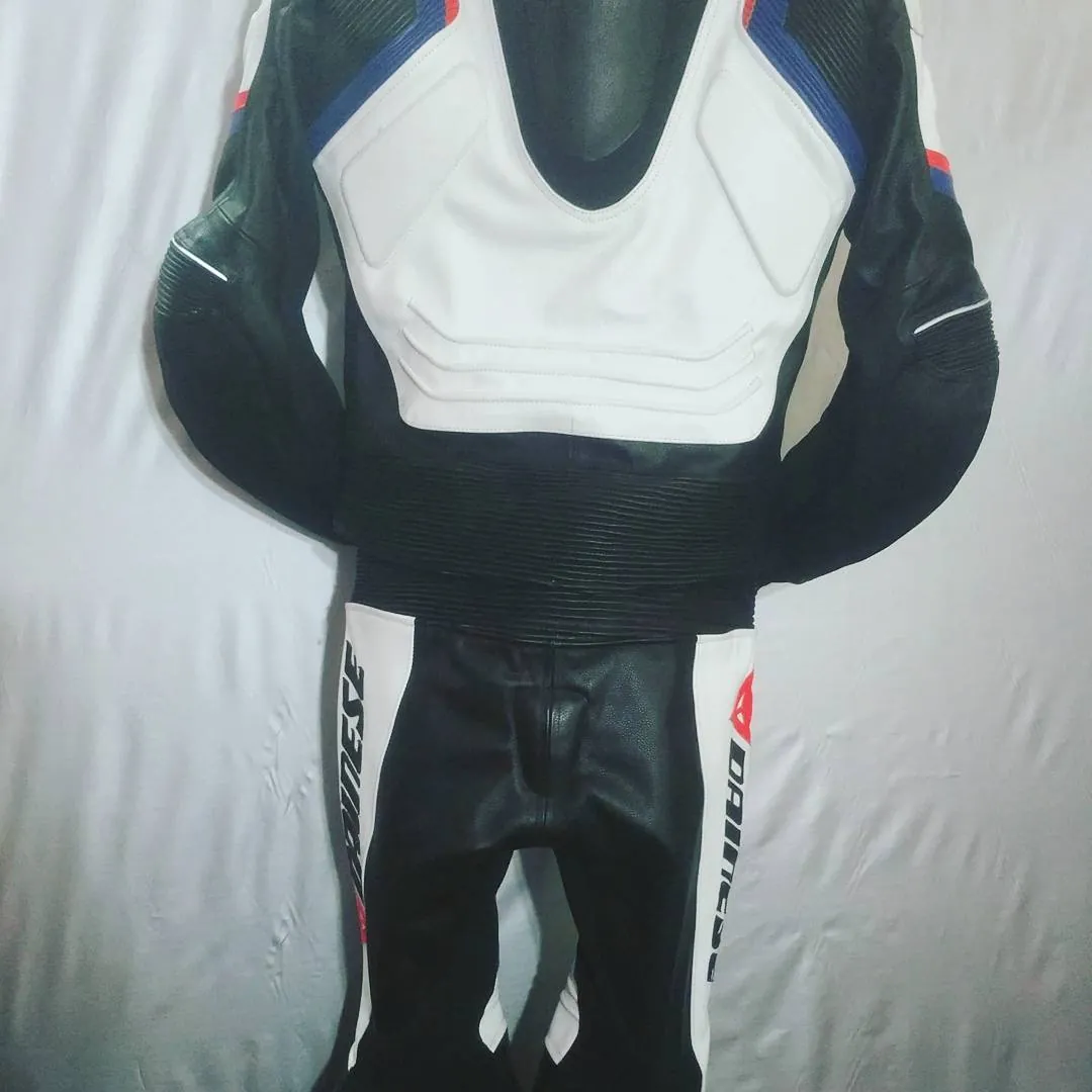 Handcrafted motorcycle leather racing suit from the Sazy workshop