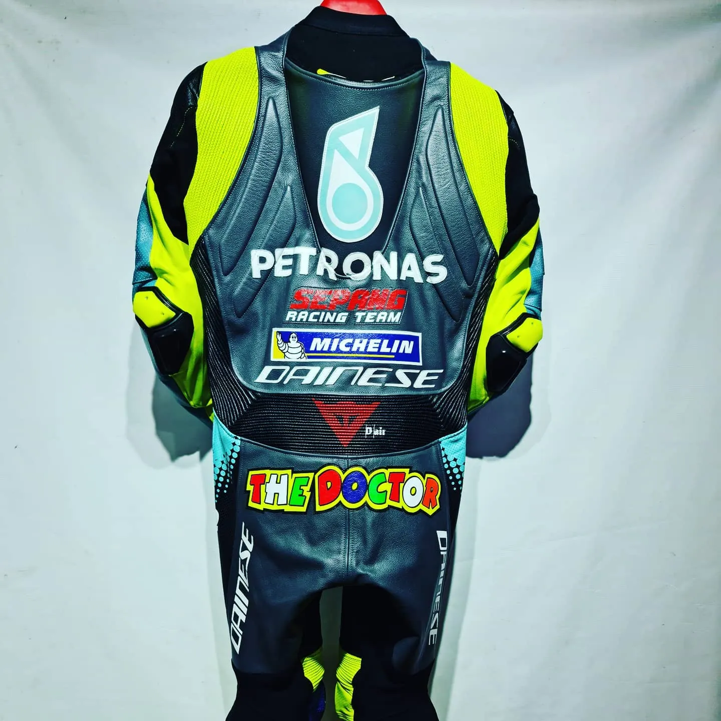 Handcrafted motorcycle leather racing suit from the Sazy workshop