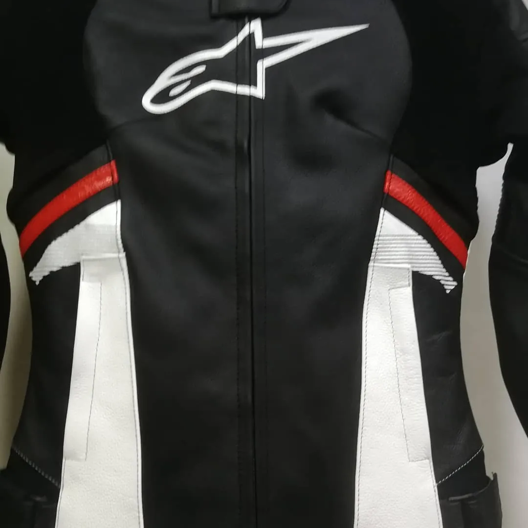 Handcrafted motorcycle leather racing suit from the Sazy workshop