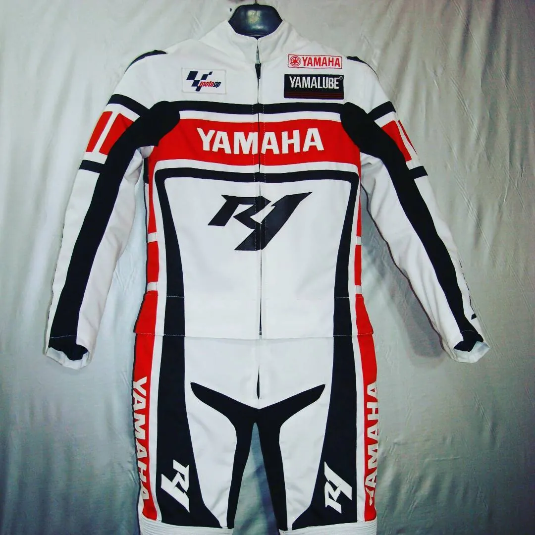 Handcrafted motorcycle leather racing suit from the Sazy workshop